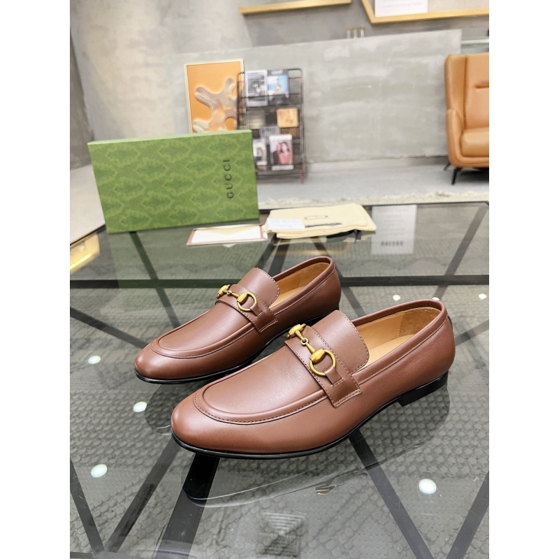 G*u*i leather shoes